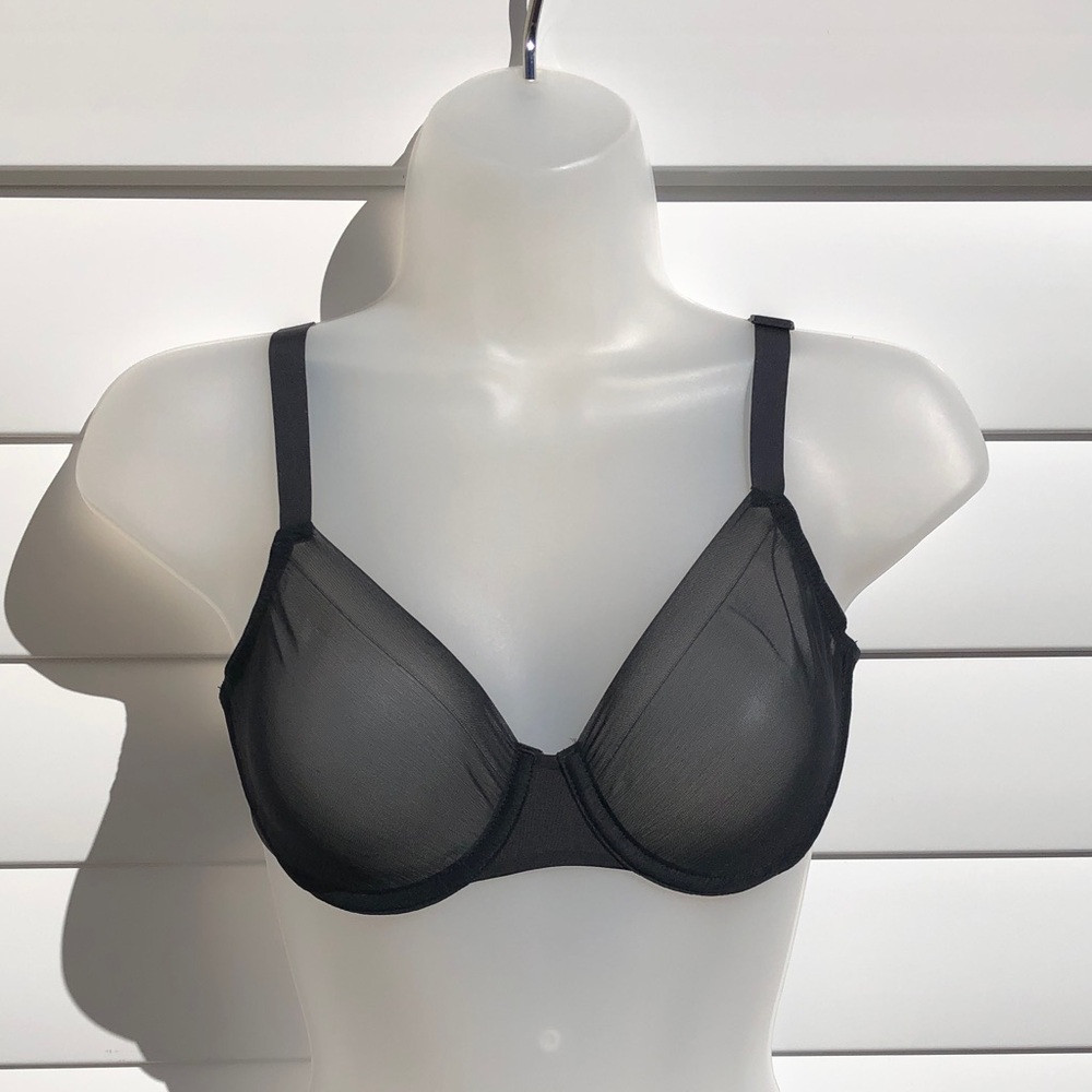 NWT SKIMS No Show Molded Unlined Demi Bra